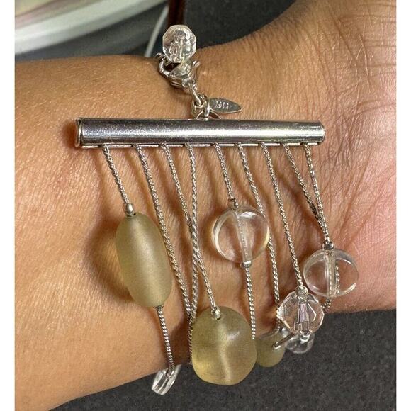 -BRACELET AVON Clear White and Frosted Beaded Multi-strand Bracelet - Picture 9 of 10